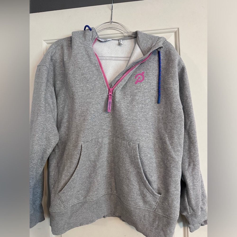 Peloton zip hoodie. Excellent condition, lightly worn. Size small.